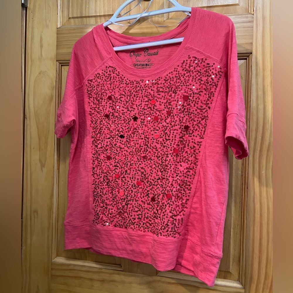 Gorgeous Onque Casuals elements of style red sequin embellished blouse size S